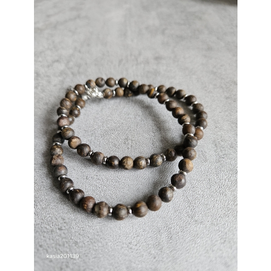 Naszyjnik z kamieni bronzytu